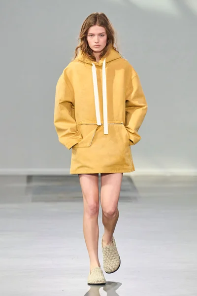 Look 35